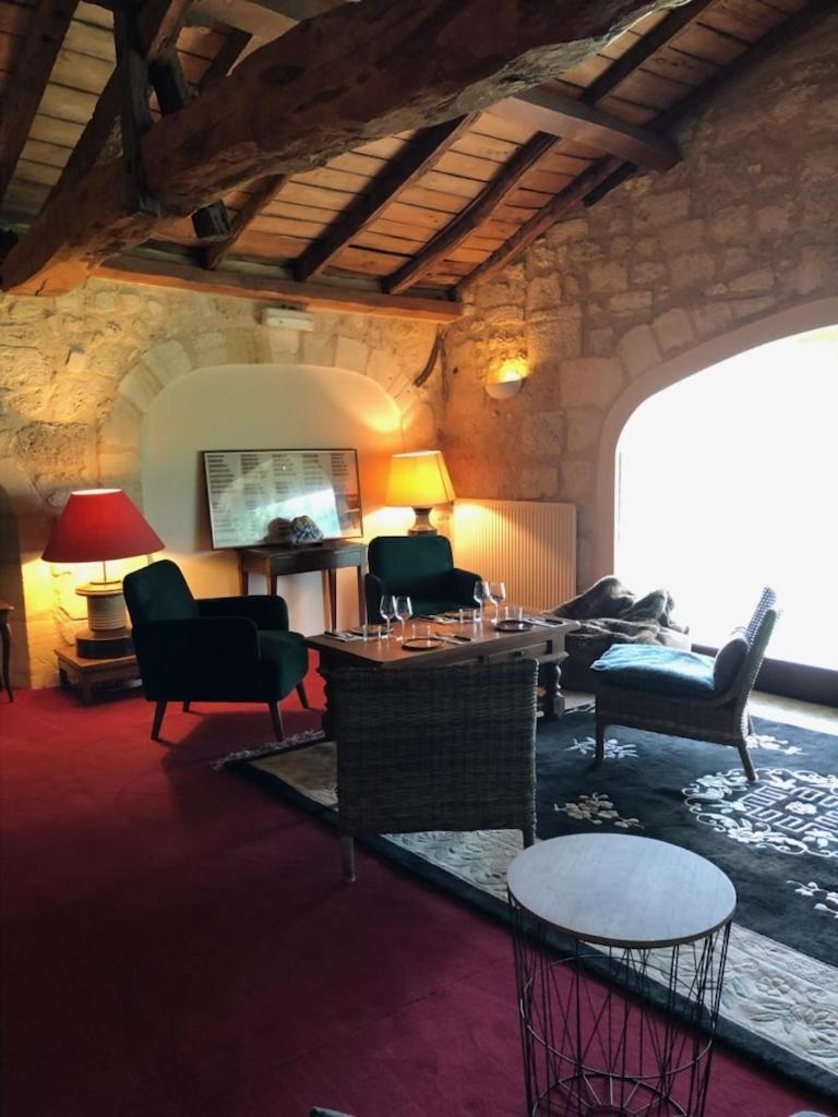 Chateau De La Vieille Chapelle Lugon et l’Ile du Carney Екстериор снимка
