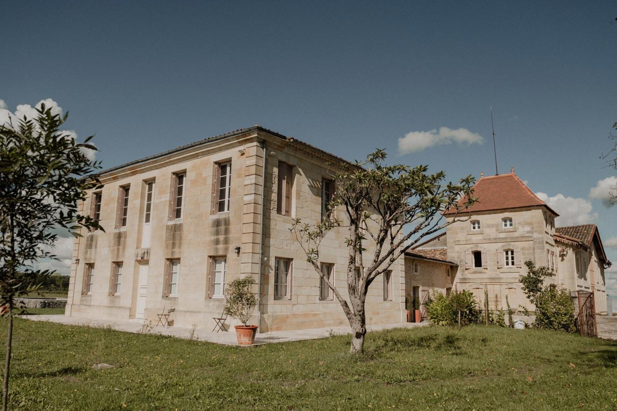 Chateau De La Vieille Chapelle Lugon et l’Ile du Carney Екстериор снимка