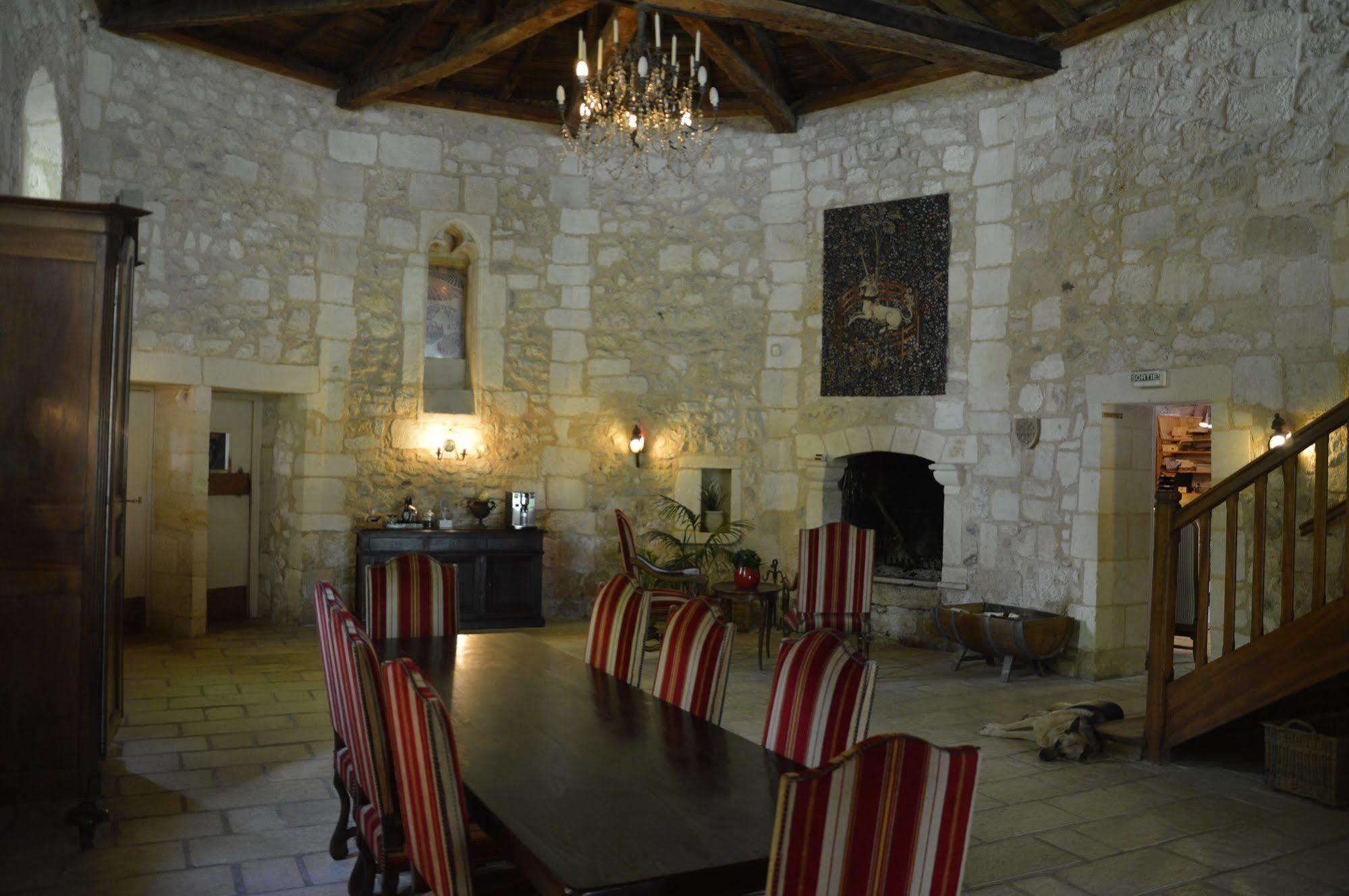 Chateau De La Vieille Chapelle Lugon et l’Ile du Carney Екстериор снимка