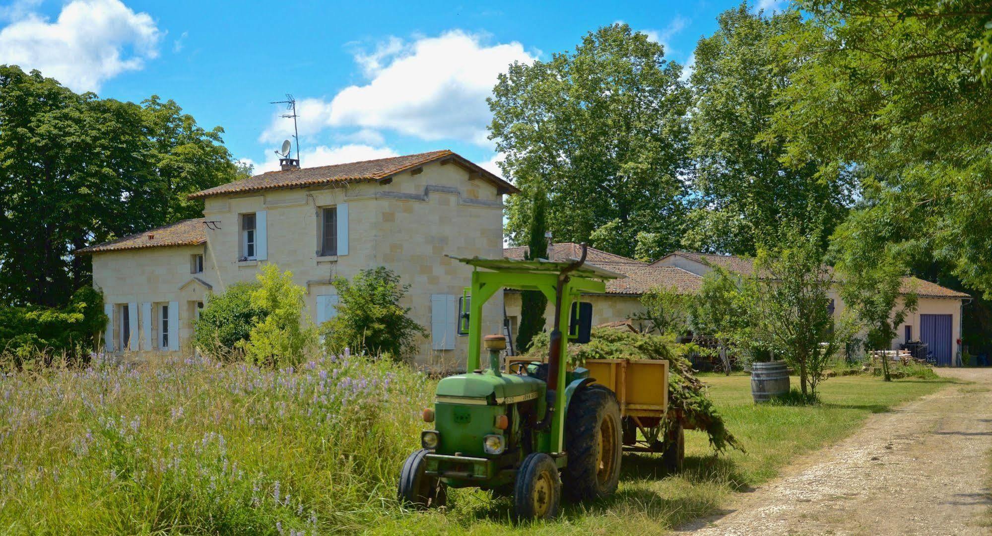 Chateau De La Vieille Chapelle Lugon et l’Ile du Carney Екстериор снимка